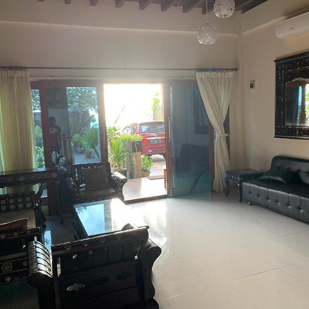 Villa Kenanga In Meninting By The Beach Mataram Exterior photo