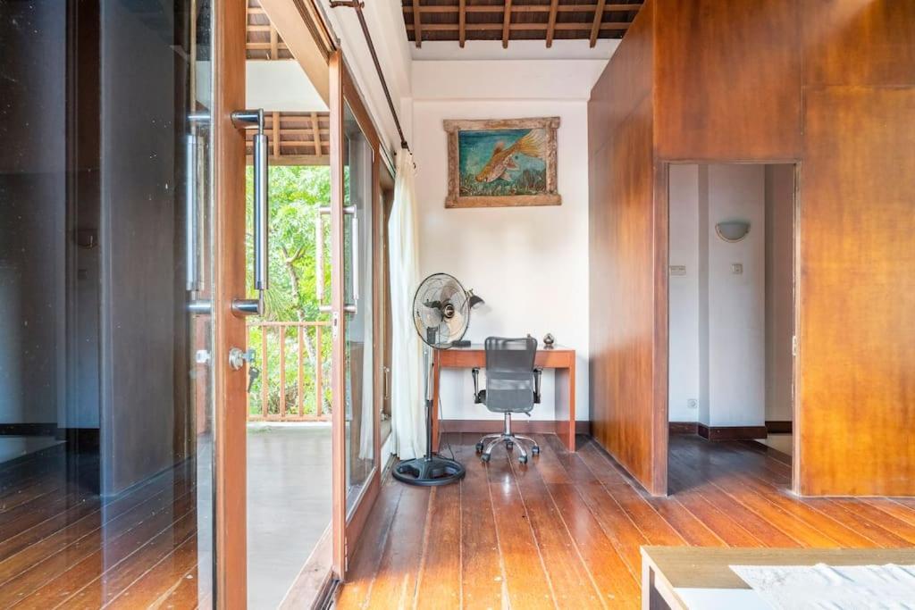 Villa Kenanga In Meninting By The Beach Mataram Exterior photo