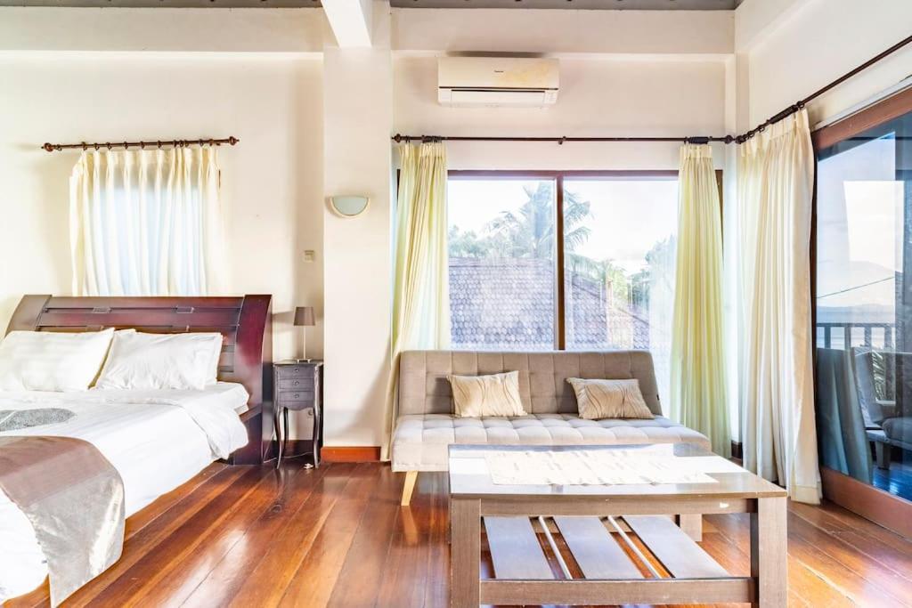 Villa Kenanga In Meninting By The Beach Mataram Exterior photo