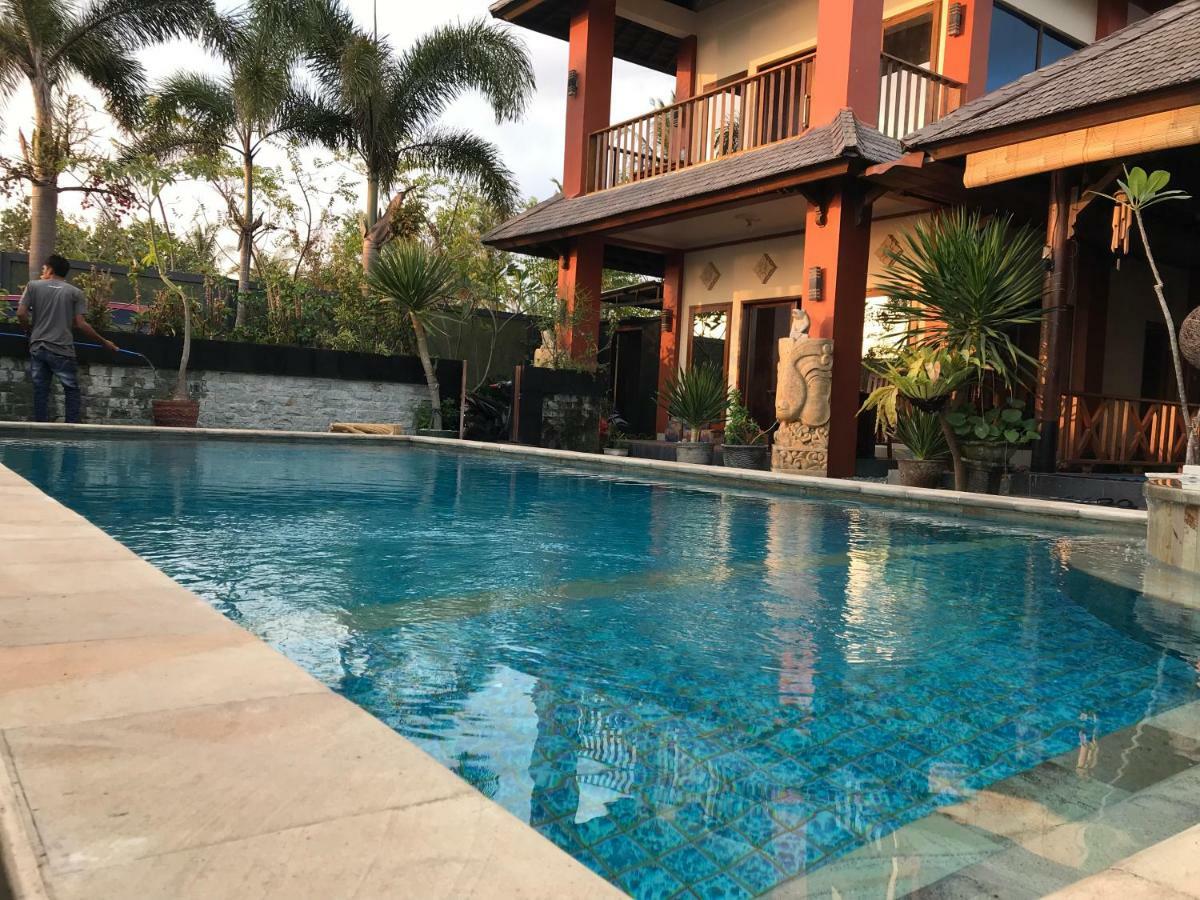Villa Kenanga In Meninting By The Beach Mataram Exterior photo